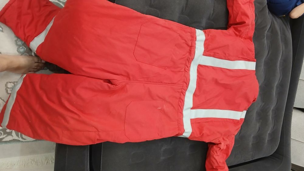 Продам спецовку комбинезон зимний