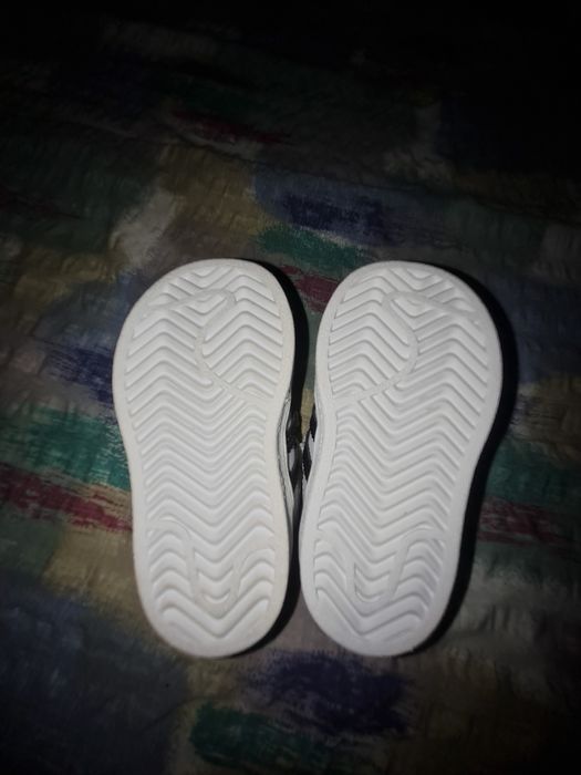 Adidasi + papuci de casa(25)cadou