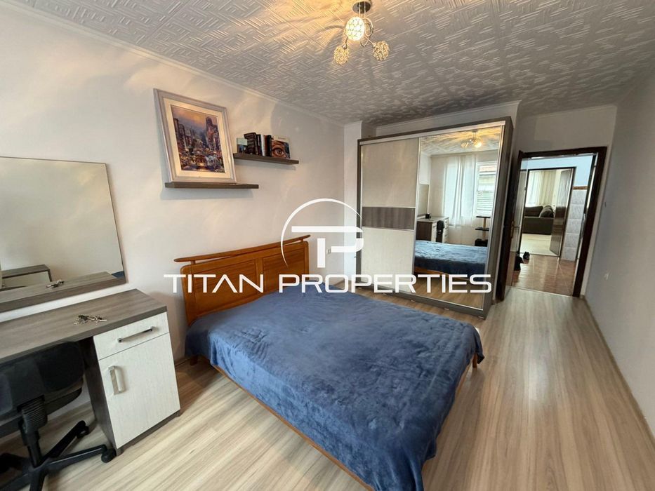 Дава се под наем Тристаен апартамент в Бургас, Възраждане - 112 кв.м за 648.21 € - Снимка #2