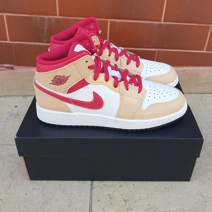 Jordan 1 mid Beige Red GS