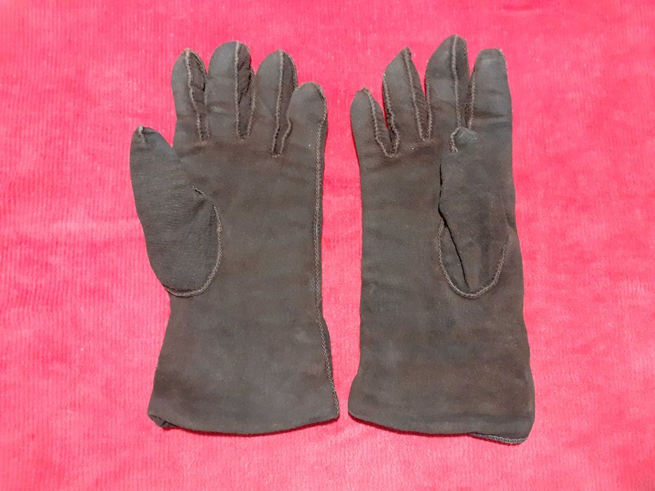 Ръкавици.Цвят-шоколад.Велур и подплата.Размер L.