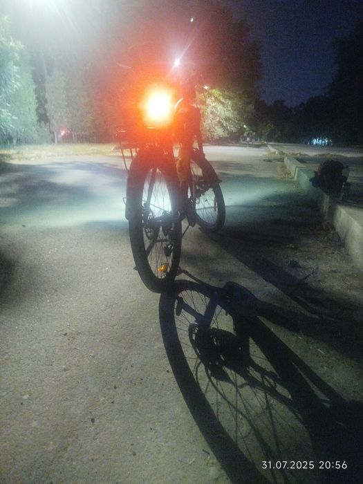 Продаётся срочно!!! Спортивный велосипед  полностью навороченный