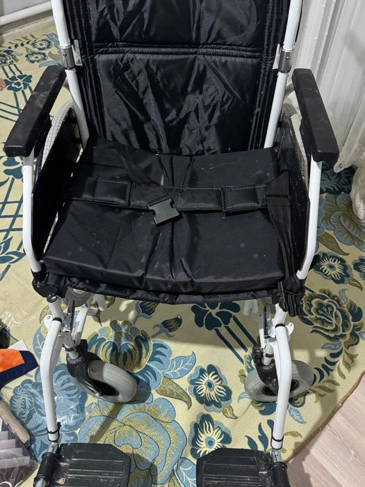 Коляска инвалидная