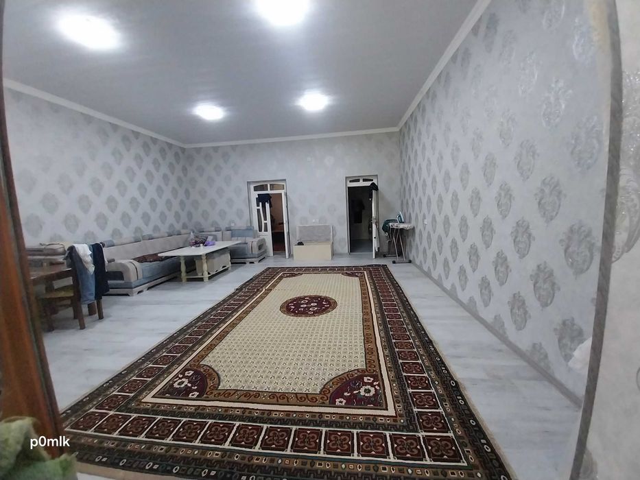 Продаётся дом с  евроремонтом обустроен для на 2 семьи  .