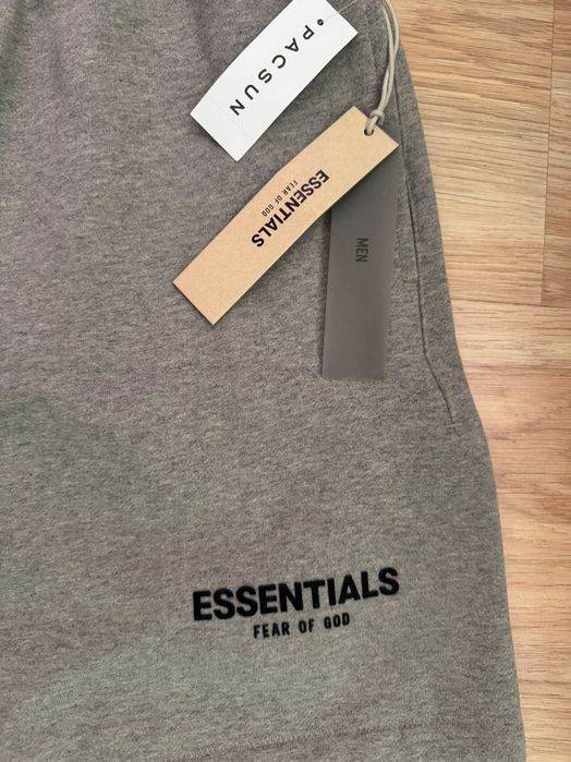 Essentials къси панталони