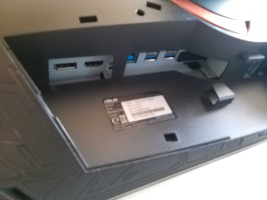 Monitor Asus ROG ultrawide