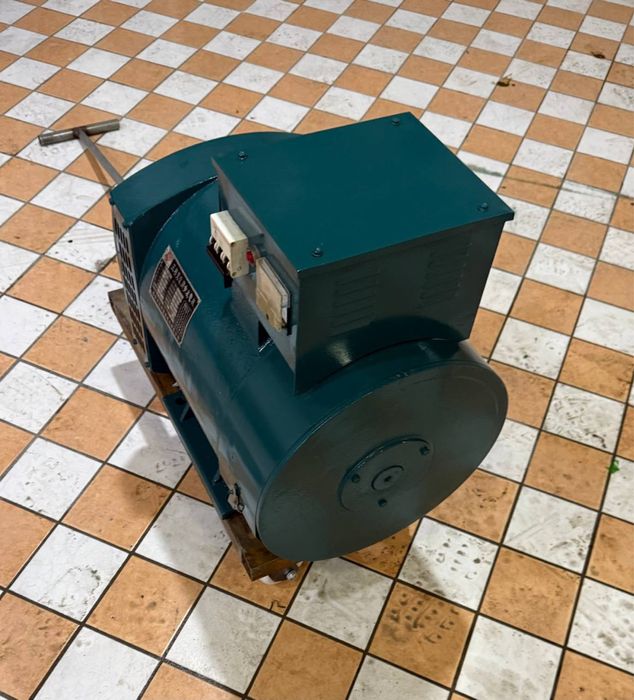 Промышленный генератор 220V 30KW