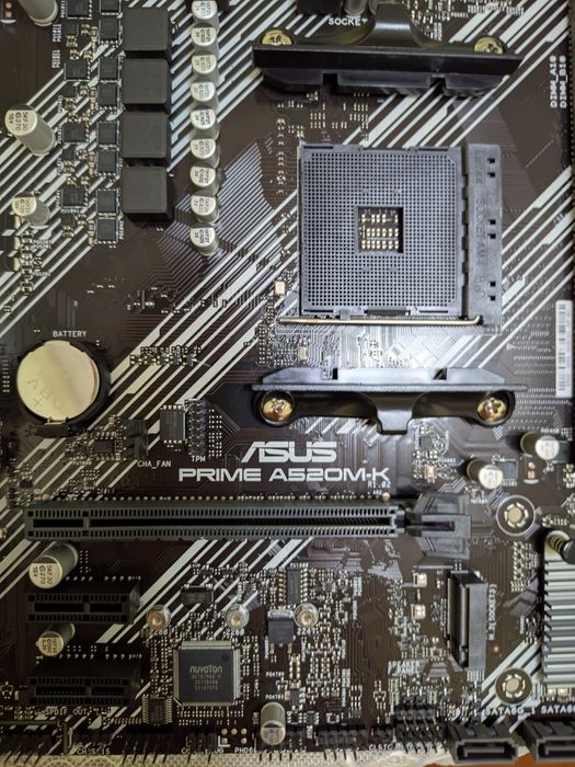 Новая материнская плата ASUS Prime A520M-K R1.02

Продается новая ASUS