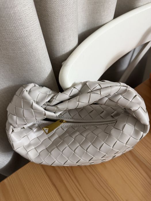 Сумка белая bottega