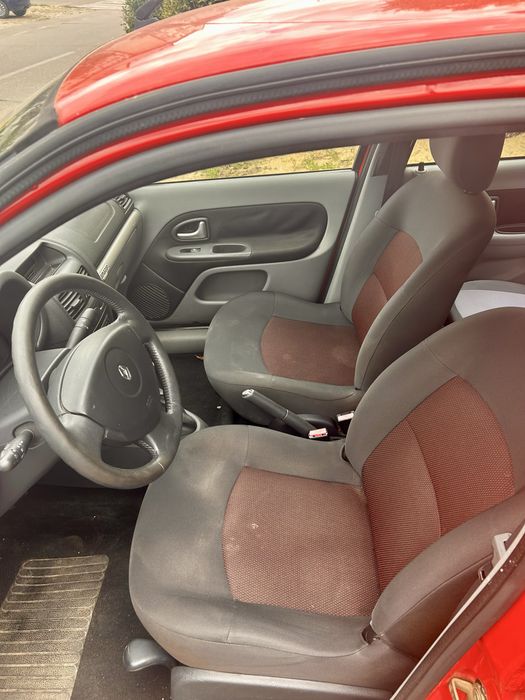 Renault Symbol 2007, motor 1.4 16v cu km putini
