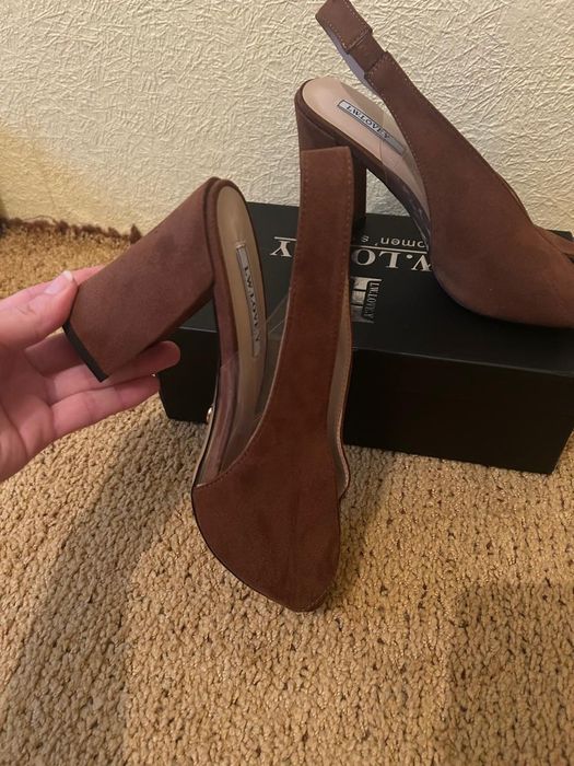 Продам туфли замш