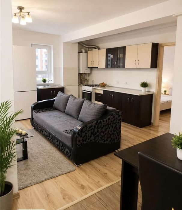 Închiriez apartament cu 2 camere