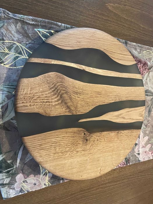 Platou din lemn de stejar și rășină epoxidică