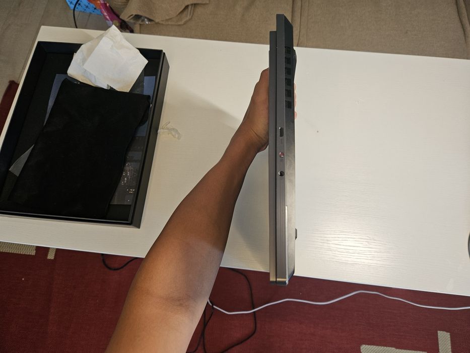 Lenovo Ligion I 9 MAX 
Версия	23H2