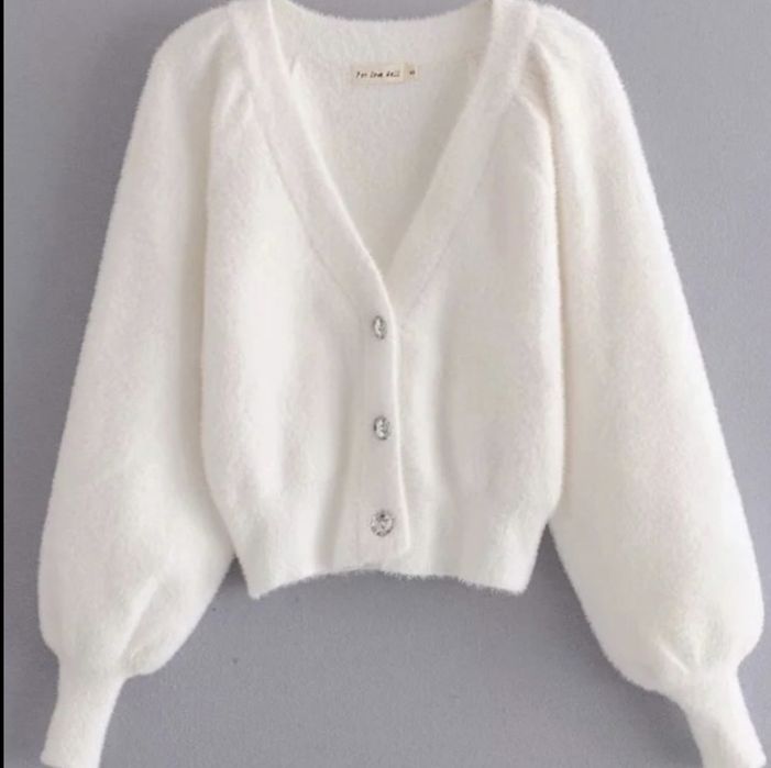 белый красивый кардиган
