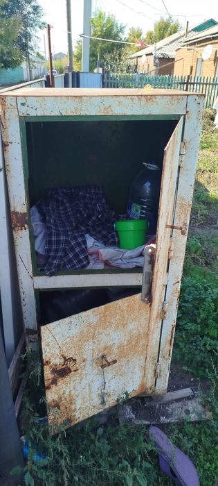 Продам Сейф двух дверный