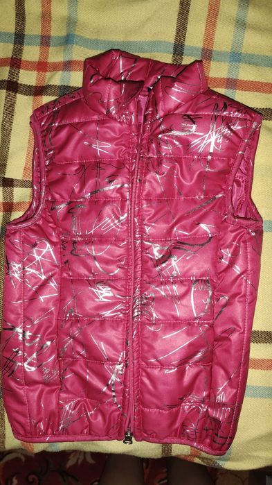 Продам детскую жилетку