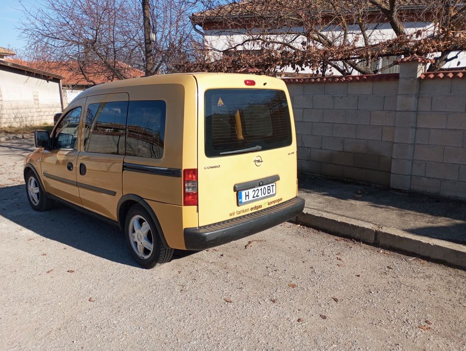 Опел комбо метан.