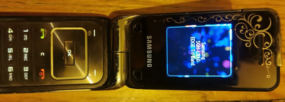 Телефон SAMSUNG SGH-L310 EDGE Tri Band
