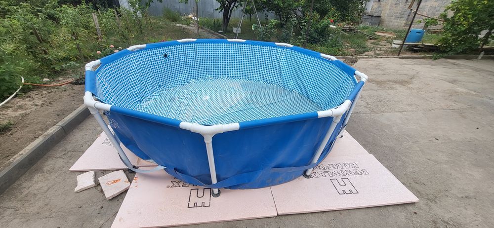 Бассейн каркасный