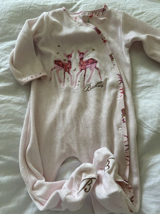 Ted Baker Salopeta Bebe catifea cu model rose