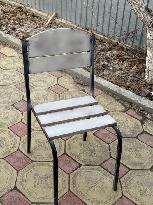 Продаеться стулья