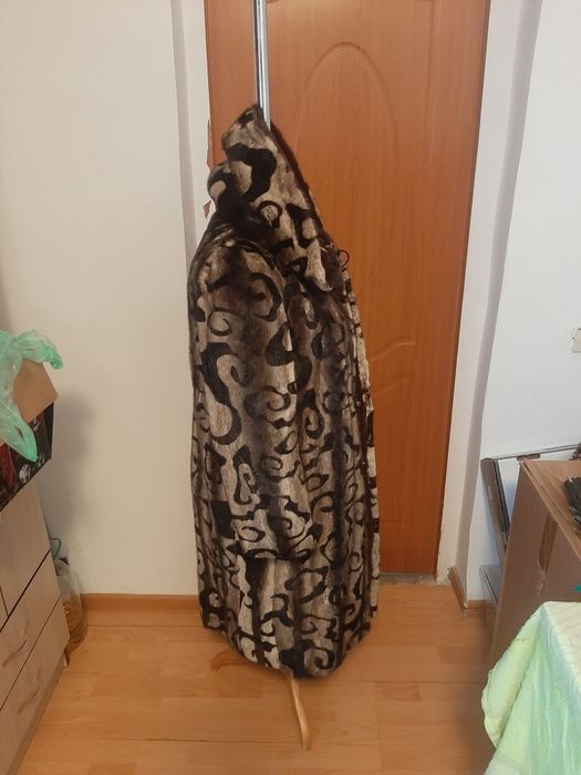 Продам шубу женскую