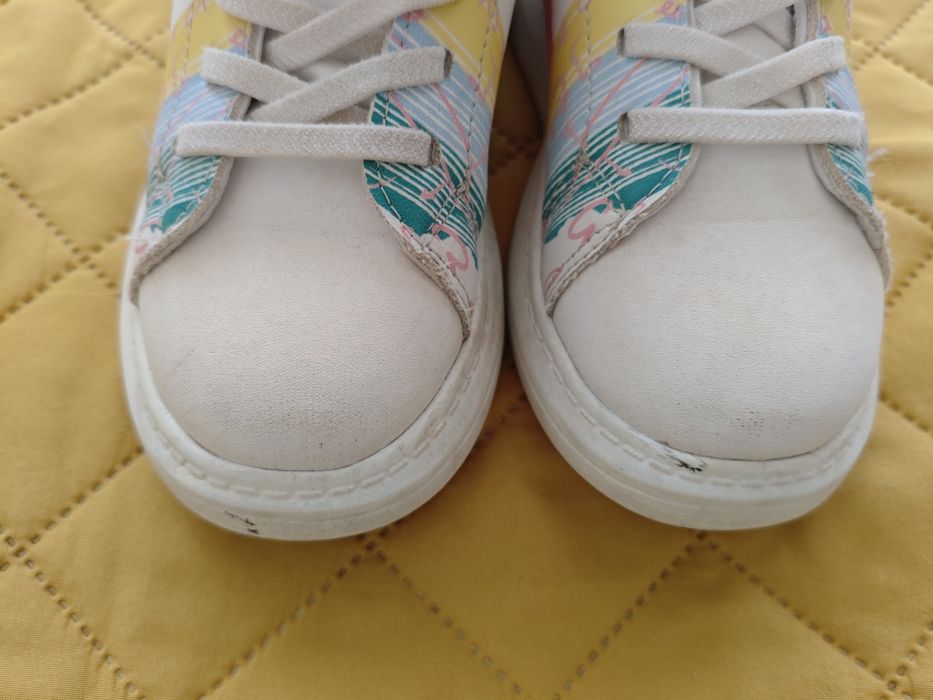 Adidași fete în stare bună