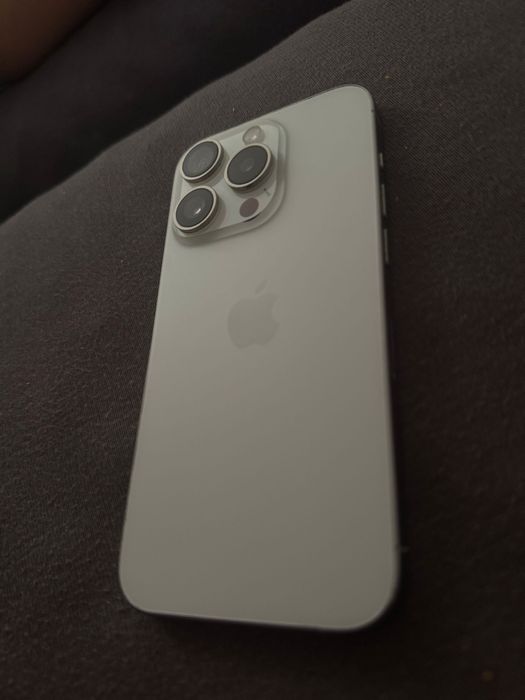 iPhone 15 Pro Titanium White 128GB 90% Battery Health