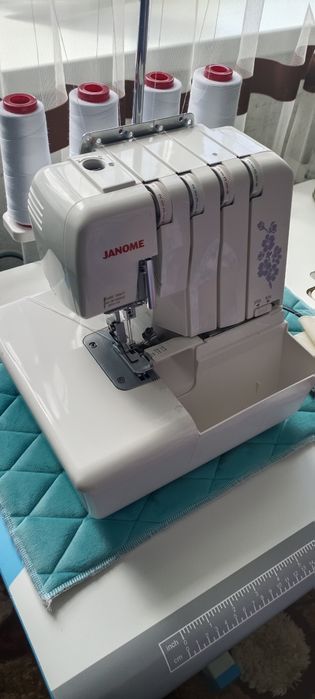 Оверлок Janome Samurai 1000