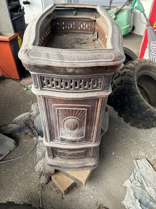 Стара емайлирана печка