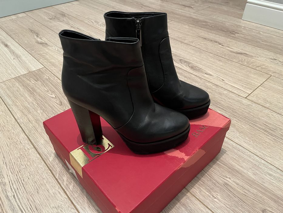 Продам ботинки