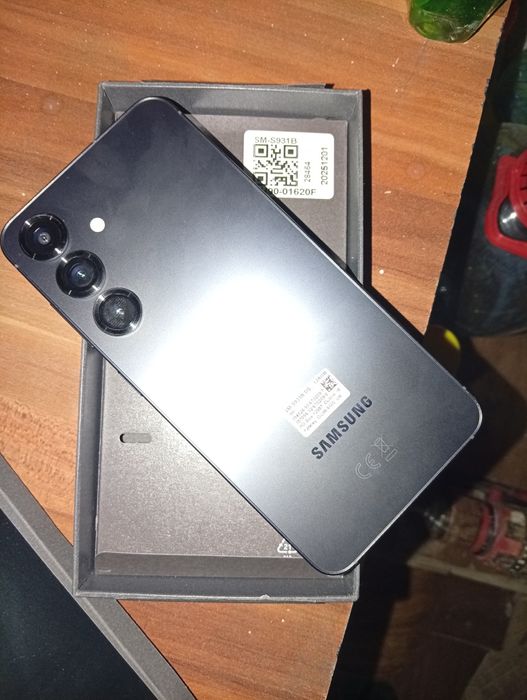 Vând s25 128gb 12ram