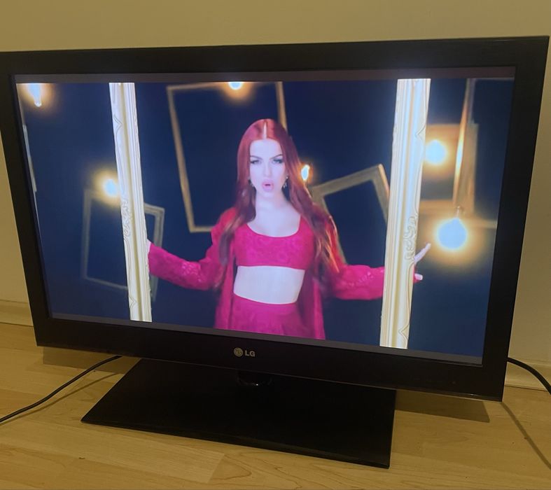 Телевизор LG 32 Инча