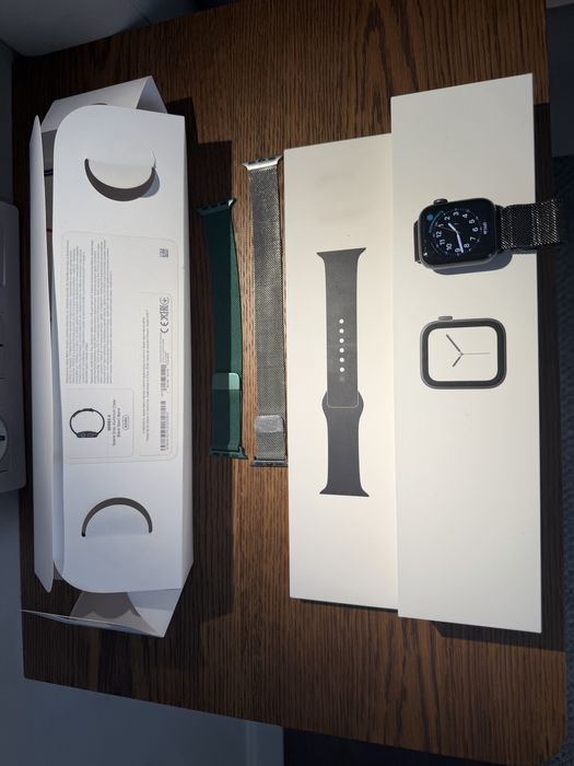Apple Watch series 4 и 2 Air pods
