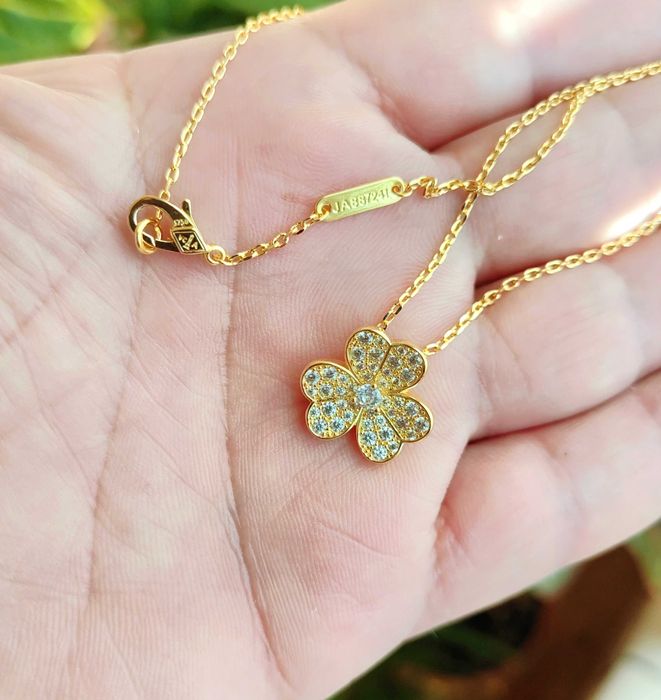 Дамско Колие на Van Cleef & Arpels VCA Gold Frivole Diamond Clover