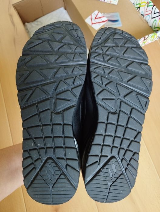 Skechers кожени н.36.5/23.5 см и н.37/24 см стелка