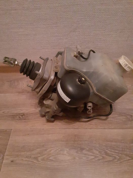 Главный тормозной . На митсубиси паджеро.  ГТЦ