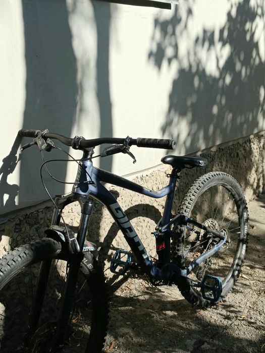 Giant Stance 2022