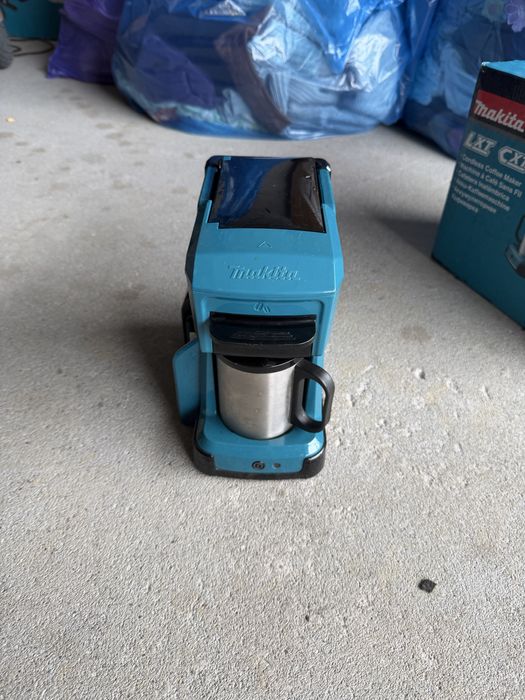 Masina de cafea makita