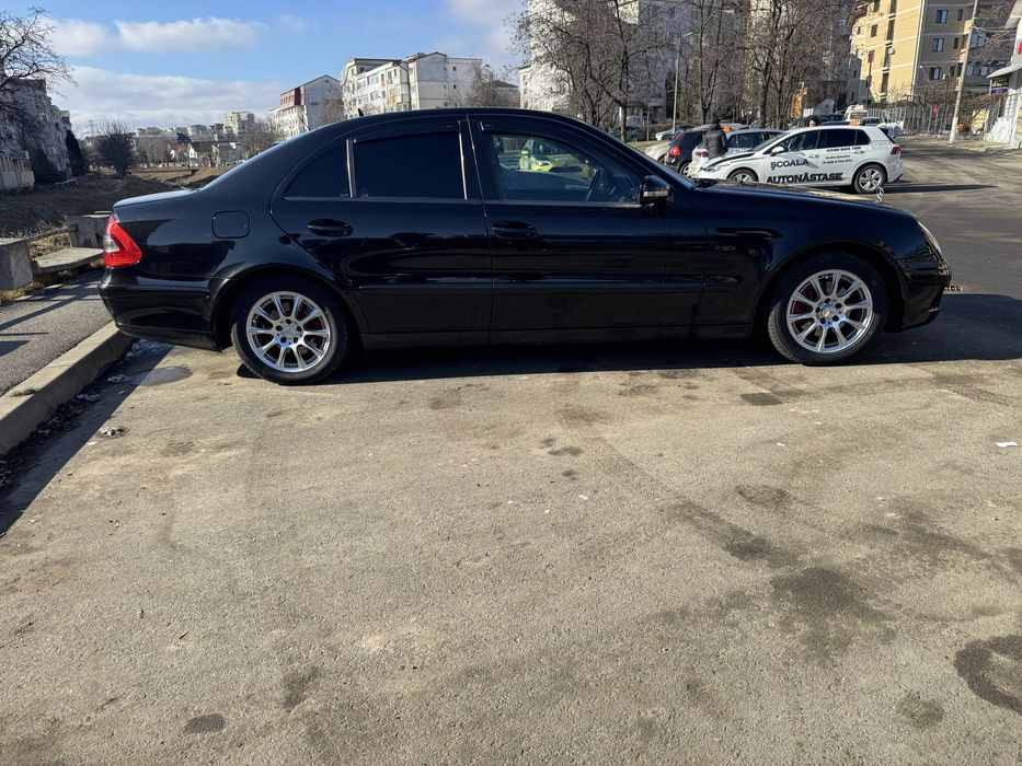 Mercedes Benz W211