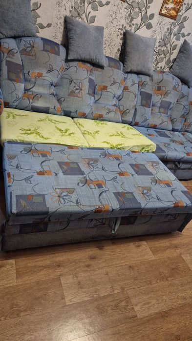 Продам диван угловой