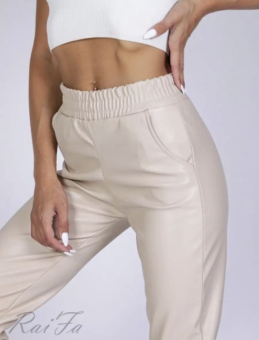 Брюки -джоггеры из экокожи