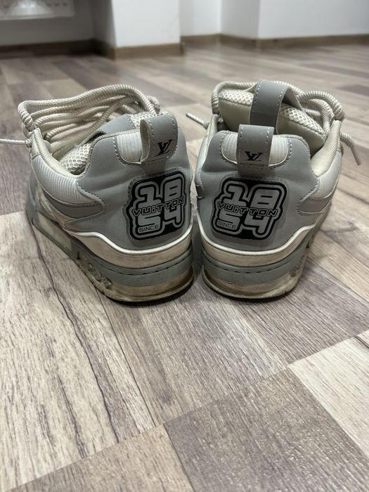 lv skate grey,white