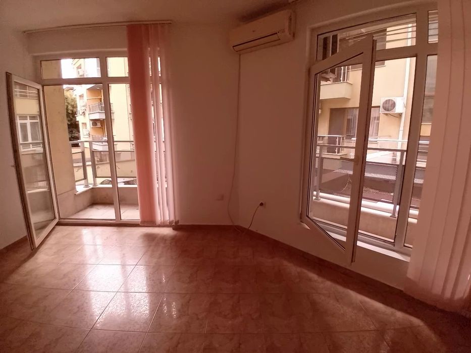 Дава се под наем Офис в Пловдив, Център - 45 кв.м за 408 € - Снимка #3