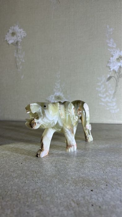 Продам модель тигра