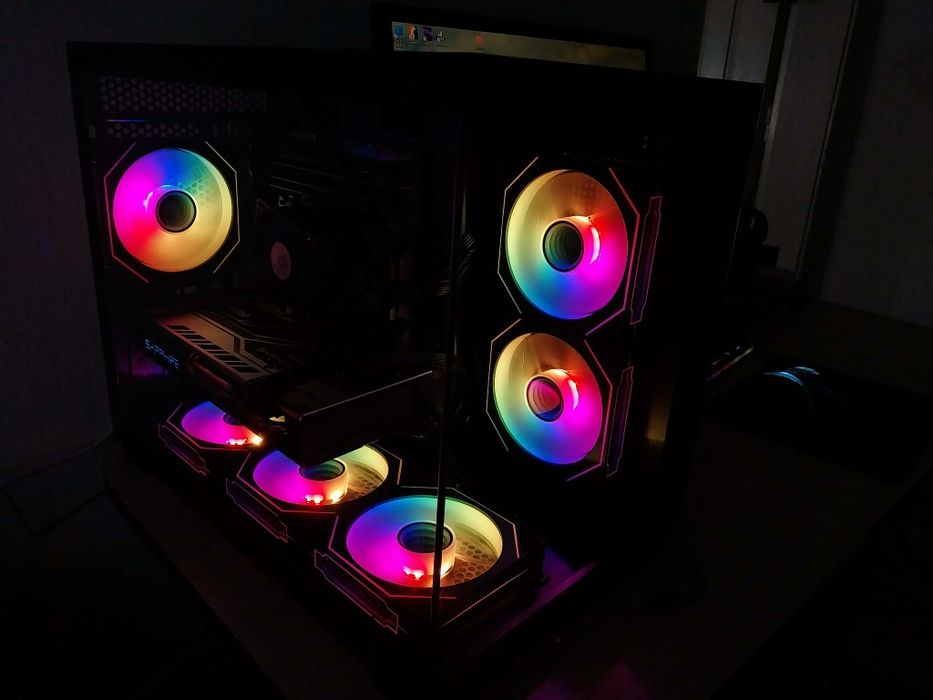 Геймърски компютър с Монитор и д-р. i5-4460, 4GB RX570, 16GB RAM, SSD 120GB и SSD 480GB