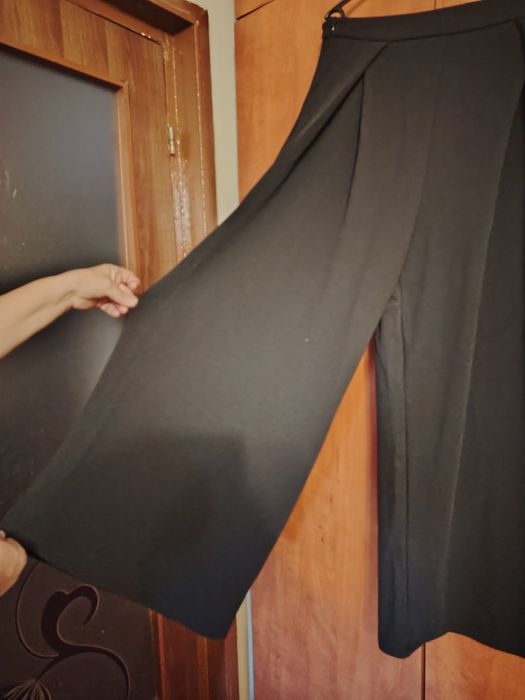 Pantaloni fusta negri