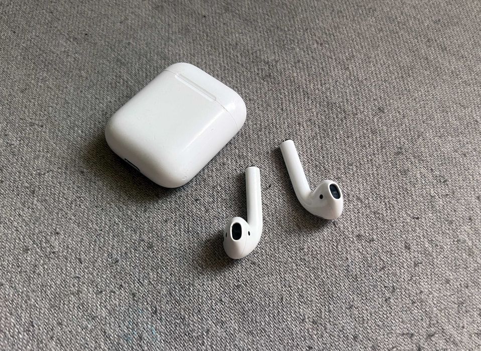 Apple AirPods 2 carcasa A1602 Lightning stare foarte buna