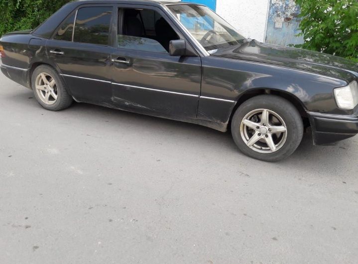 Продам Мерседес Е200